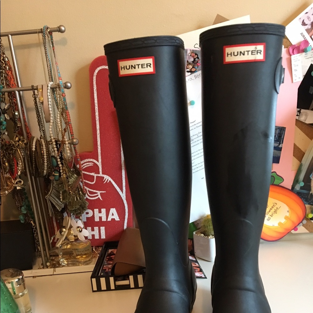 BRAND NEW HUNTER BOOTS SIZE 7
