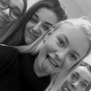 Meet your Posher, Loren