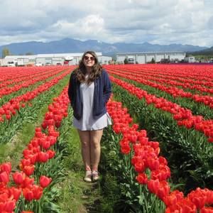 Meet your Posher, Maura