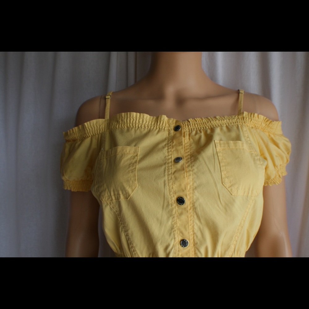 SL1032-Lt yellow off shoulder snap front blouse