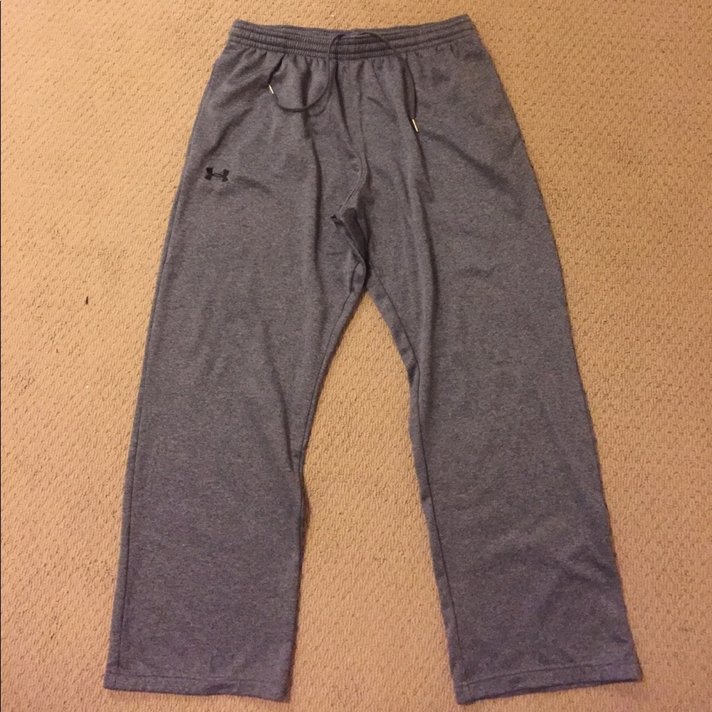 Super comfy under Armour sweats! Great condition!