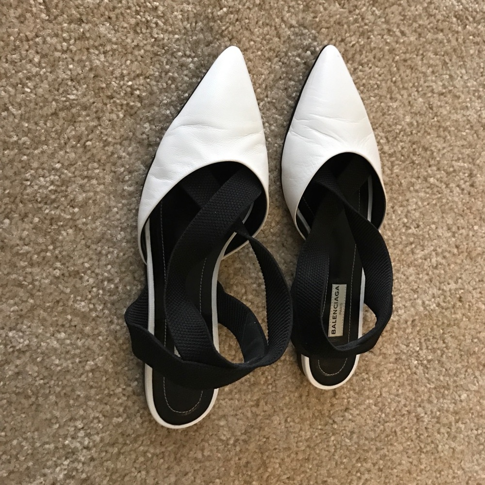 Balenciaga super chic point toe flat