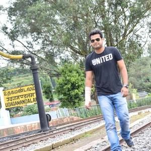 Meet your Posher, Abhishek