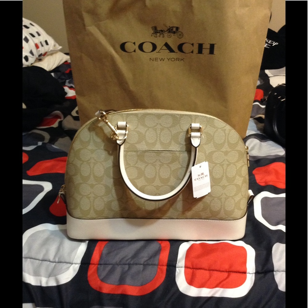 Coach Sierra reserved for @laritzeniav