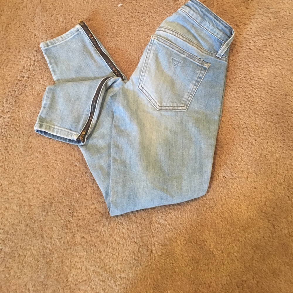 Guess skinny legged jeans
