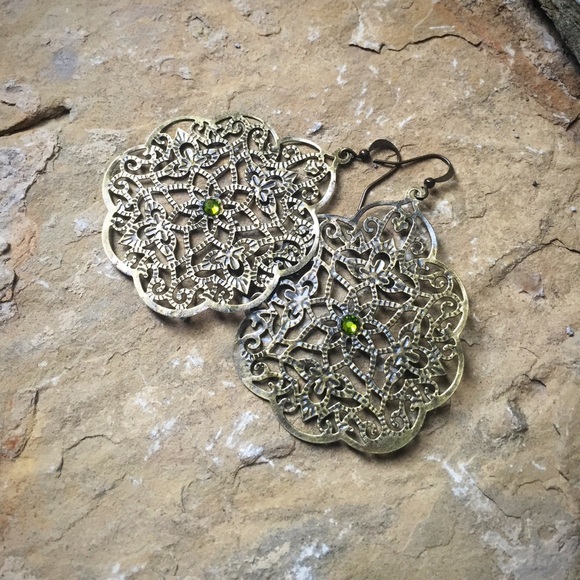 Antique brass filigree boho earrings - Picture 2 of 5