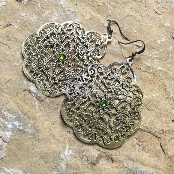 Antique brass filigree boho earrings - Picture 4 of 5