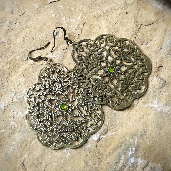 Antique brass filigree boho earrings - Picture 5 of 5