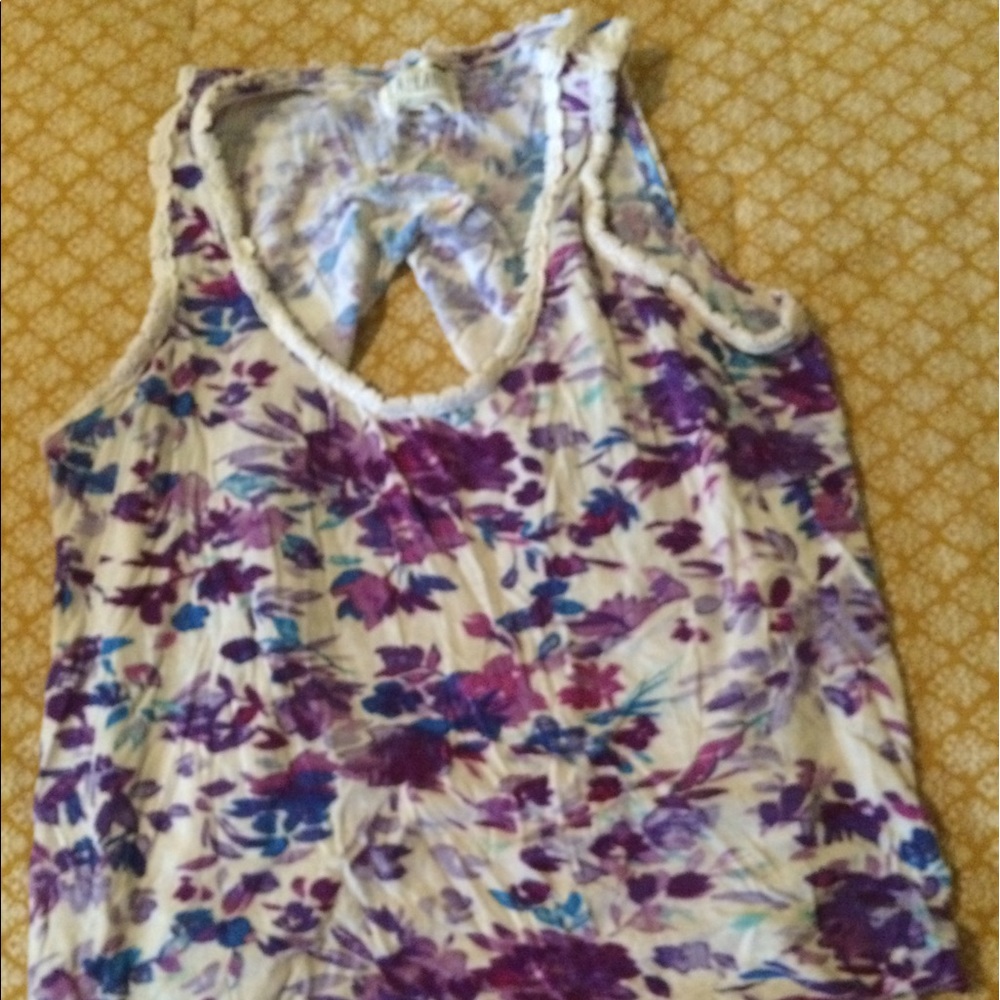 LA Hearts top in good condition