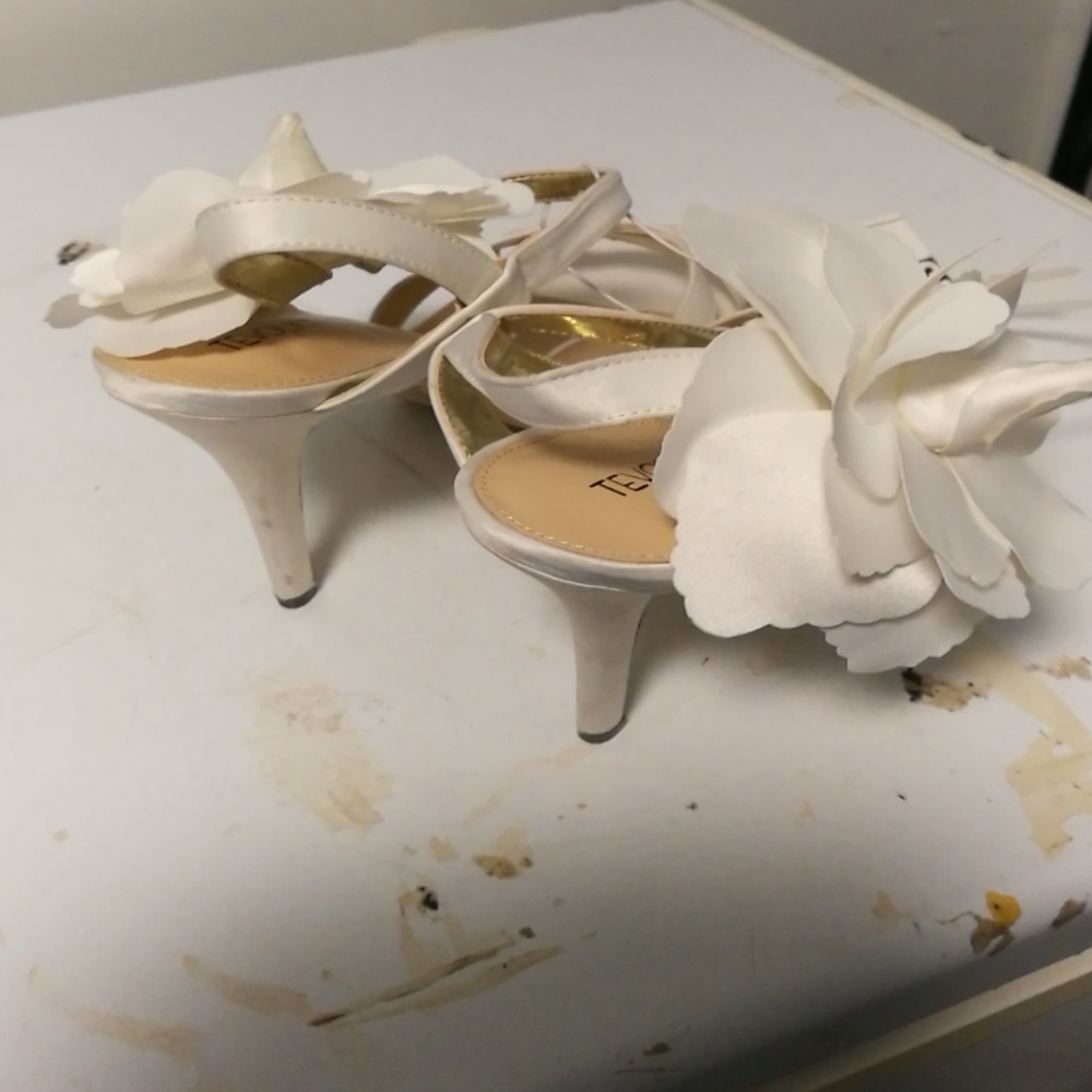 Shoe