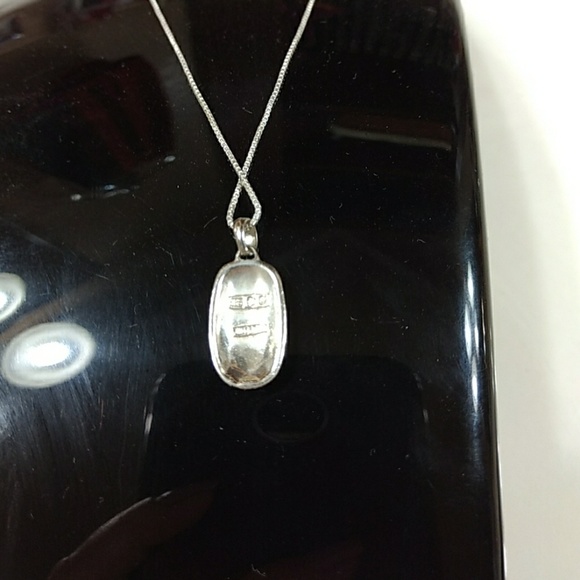 Pretty flower necklace - Picture 2 of 2