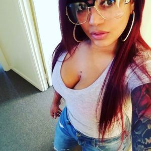 Meet your Posher, Pamela