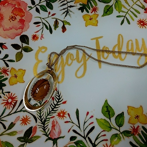 Jewelry - Vintage tiger eye and gold necklace