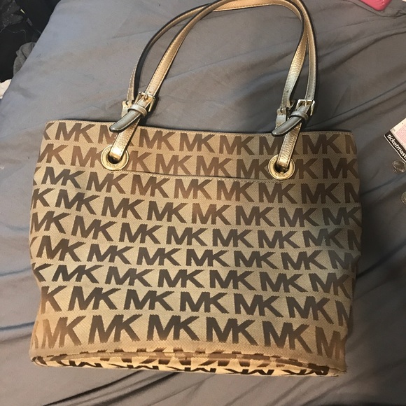 Michael Kors purse! - Picture 3 of 3