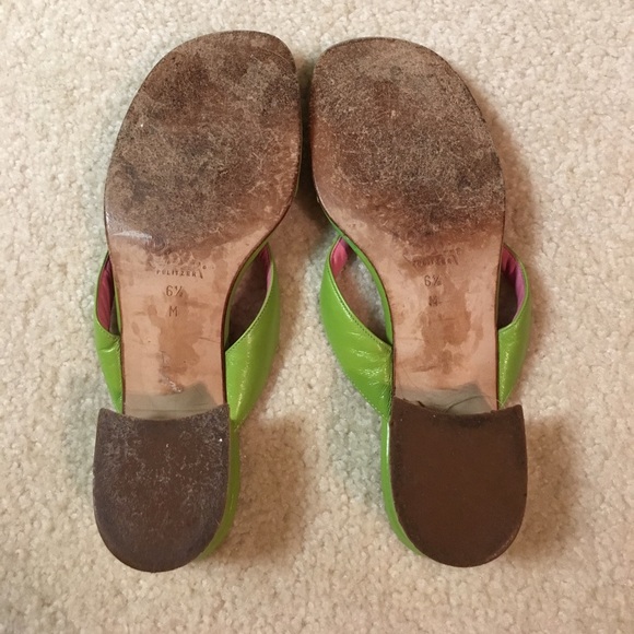 Lilly Pulitzer Flower Kitten Heel - Picture 2 of 3