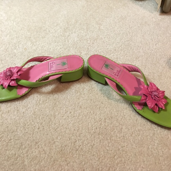 Lilly Pulitzer Flower Kitten Heel - Picture 3 of 3