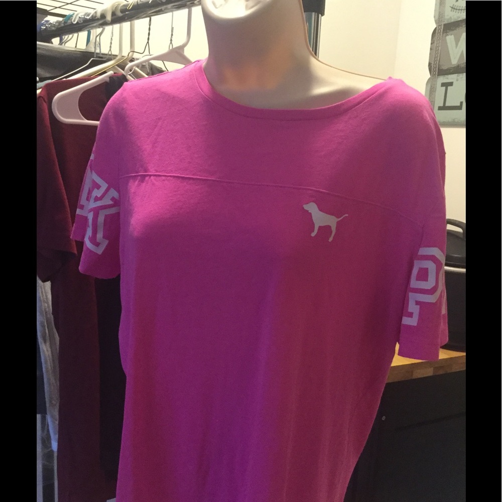 VS Pink tee