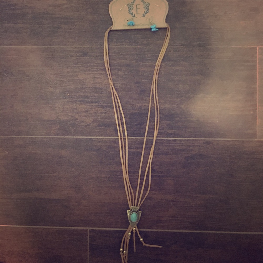 Entourage necklace and earring set