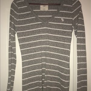 Long sleeve Abercrombie & Fitch V-neck