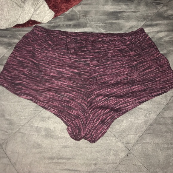 Vs pink lounge shorts - Picture 3 of 3