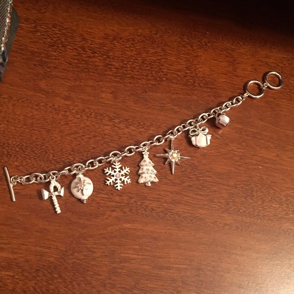 NEW ⛄️🎄🎅🏻 Christmas Snowflake Charm Bracelet - Picture 2 of 5