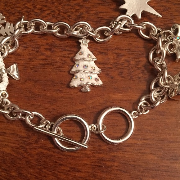 NEW ⛄️🎄🎅🏻 Christmas Snowflake Charm Bracelet - Picture 4 of 5
