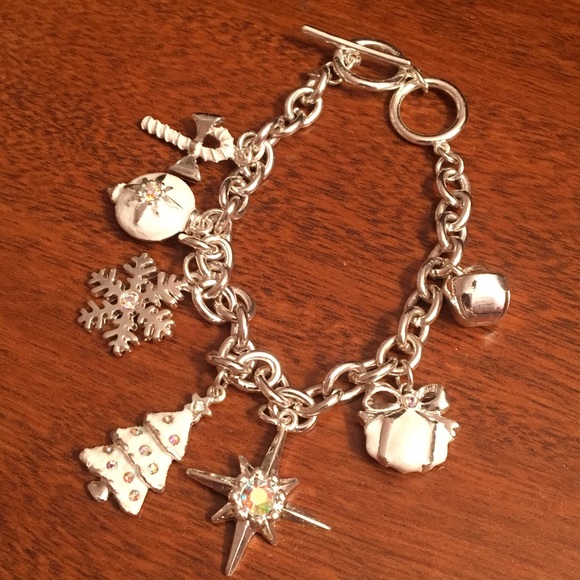 NEW ⛄️🎄🎅🏻 Christmas Snowflake Charm Bracelet - Picture 5 of 5