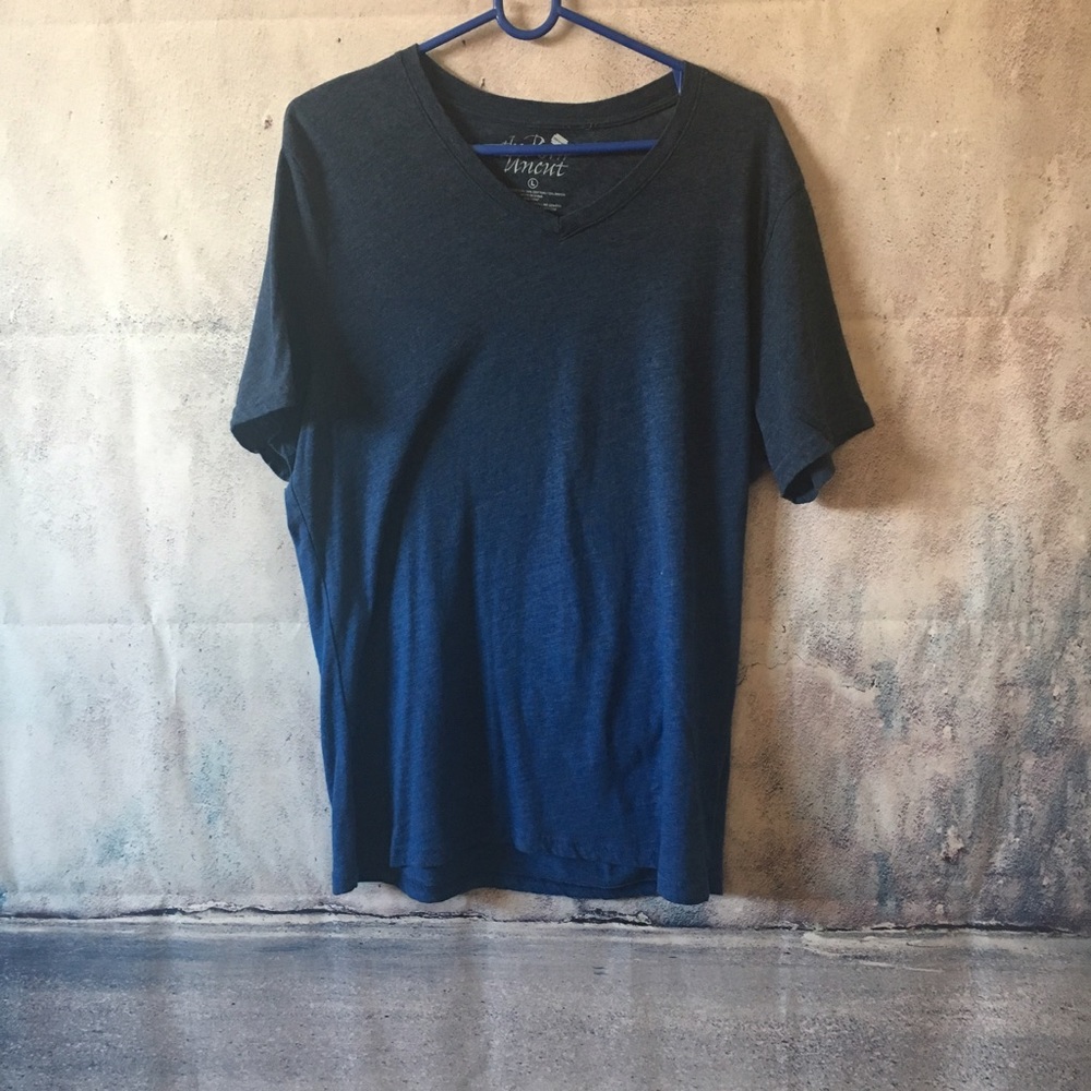 Blue ombré adult large men's cotton v-neck