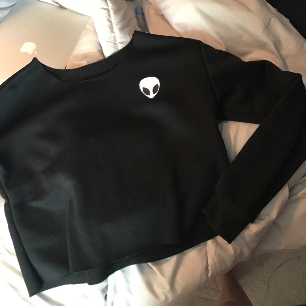 Alien crop top sweatshirt!