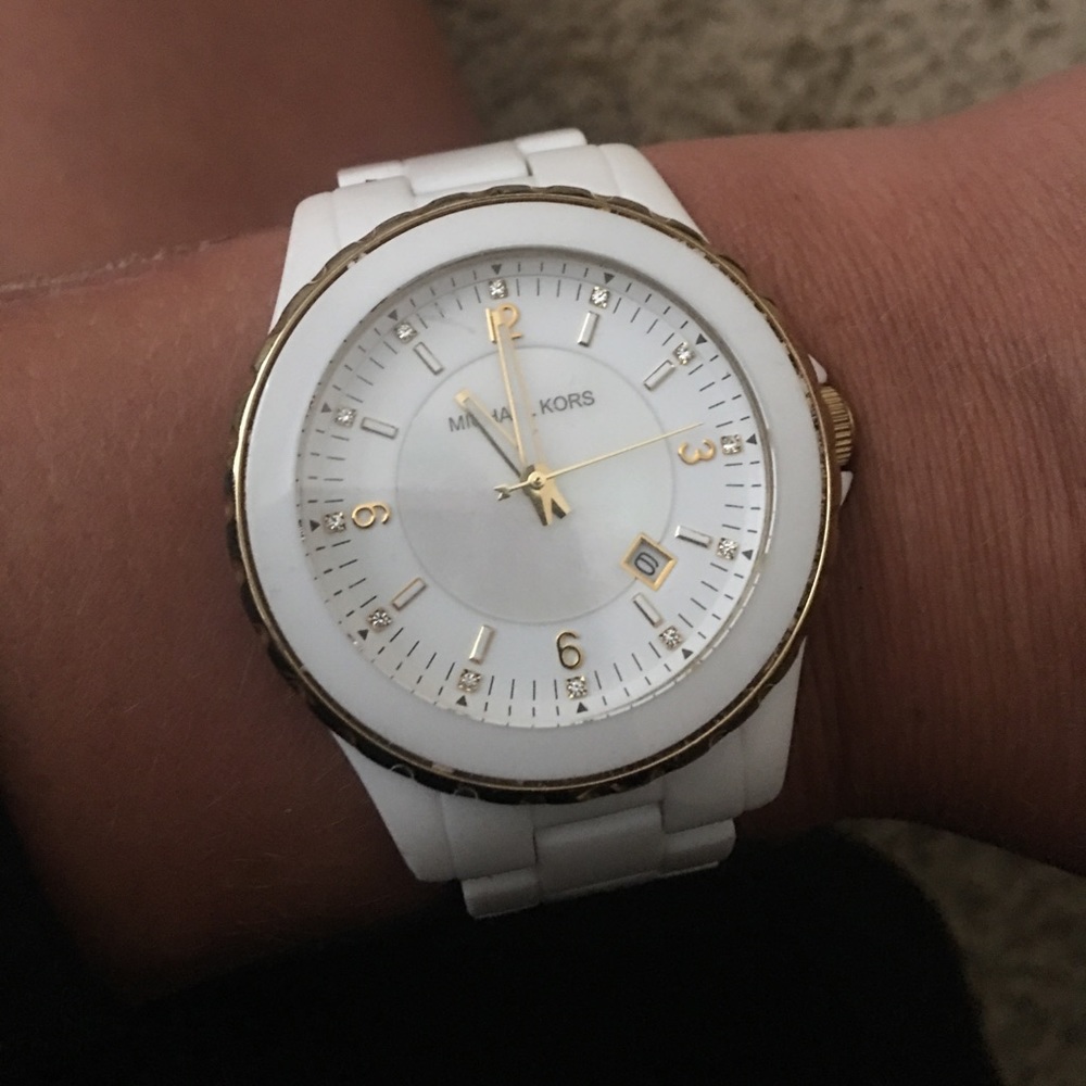Michael Kors White Gold watch needs a $10 battery