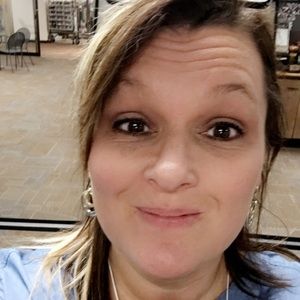 Meet your Posher, Angie