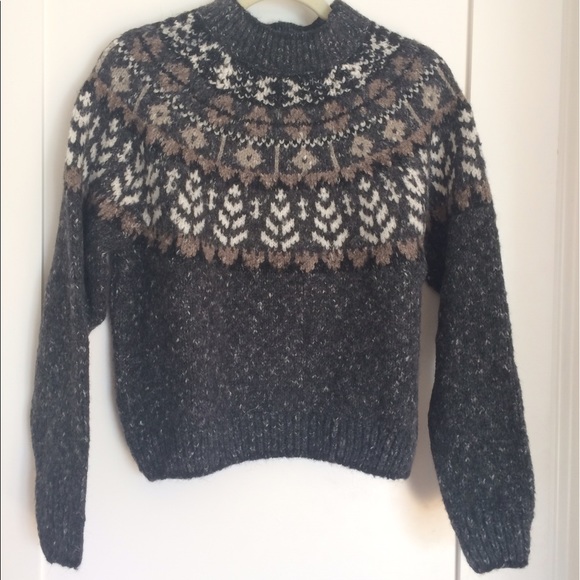 Urban Outfitters cropped sweater - Picture 1 of 2
