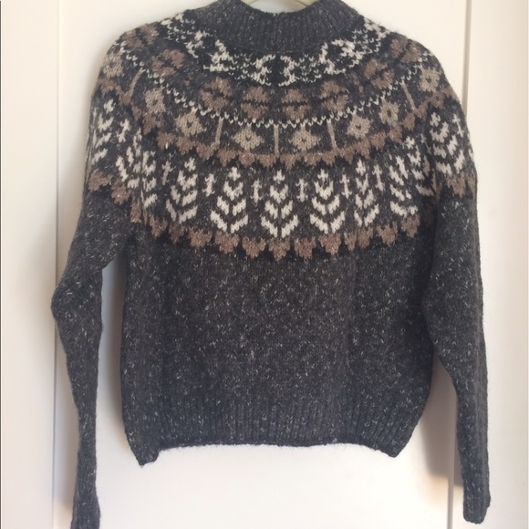 Urban Outfitters cropped sweater - Picture 2 of 2
