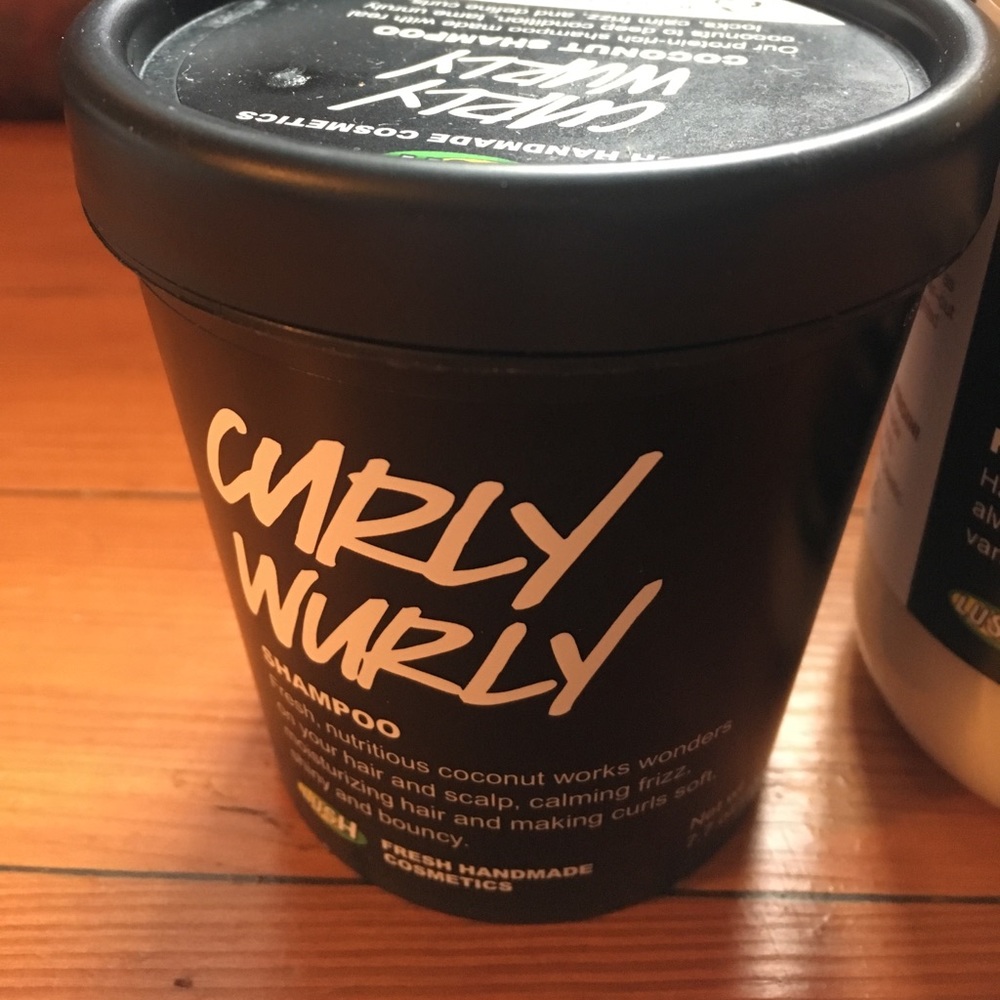 LUSH SHAMPOO- CURLY WURLY (used once)