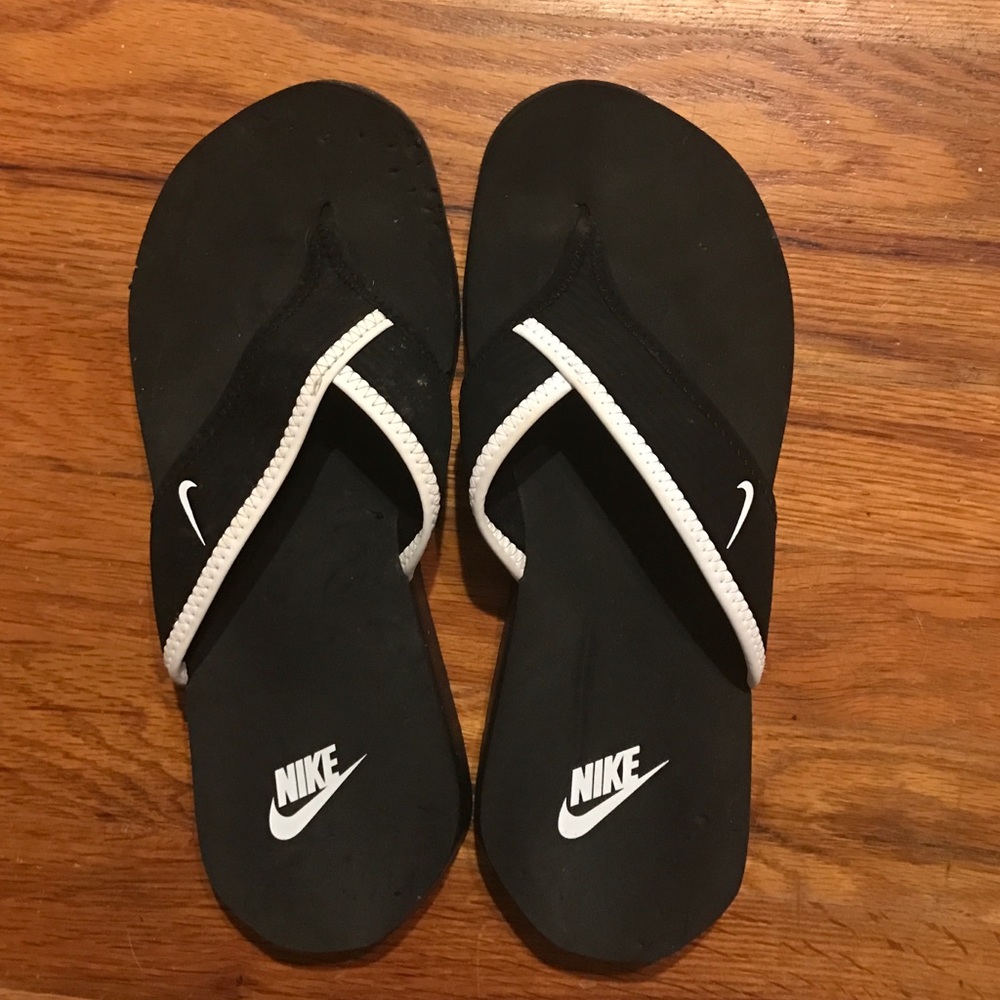 Nike flip flops