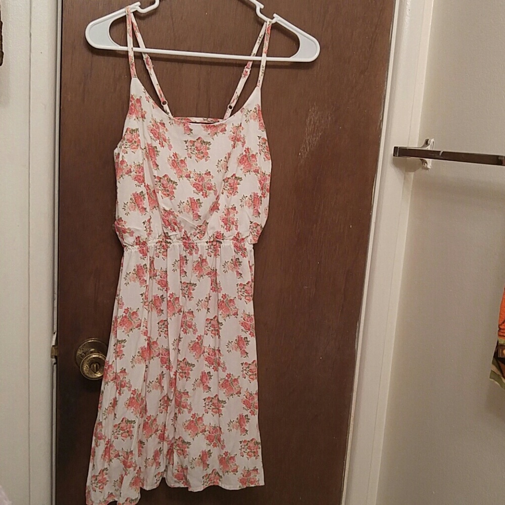 Wihte Floral dress