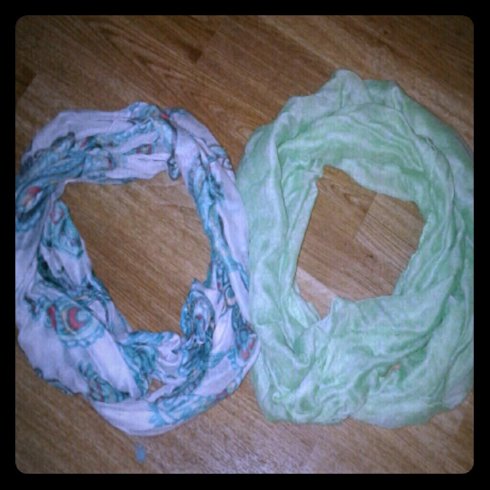 2 infinity scarves