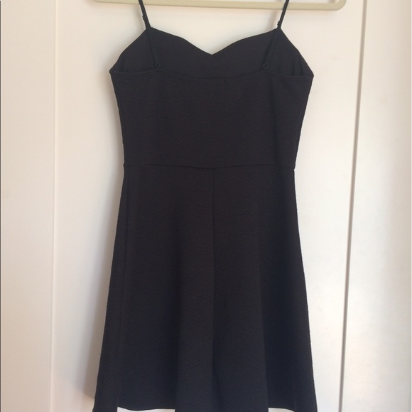Basic black dress - Picture 2 of 3