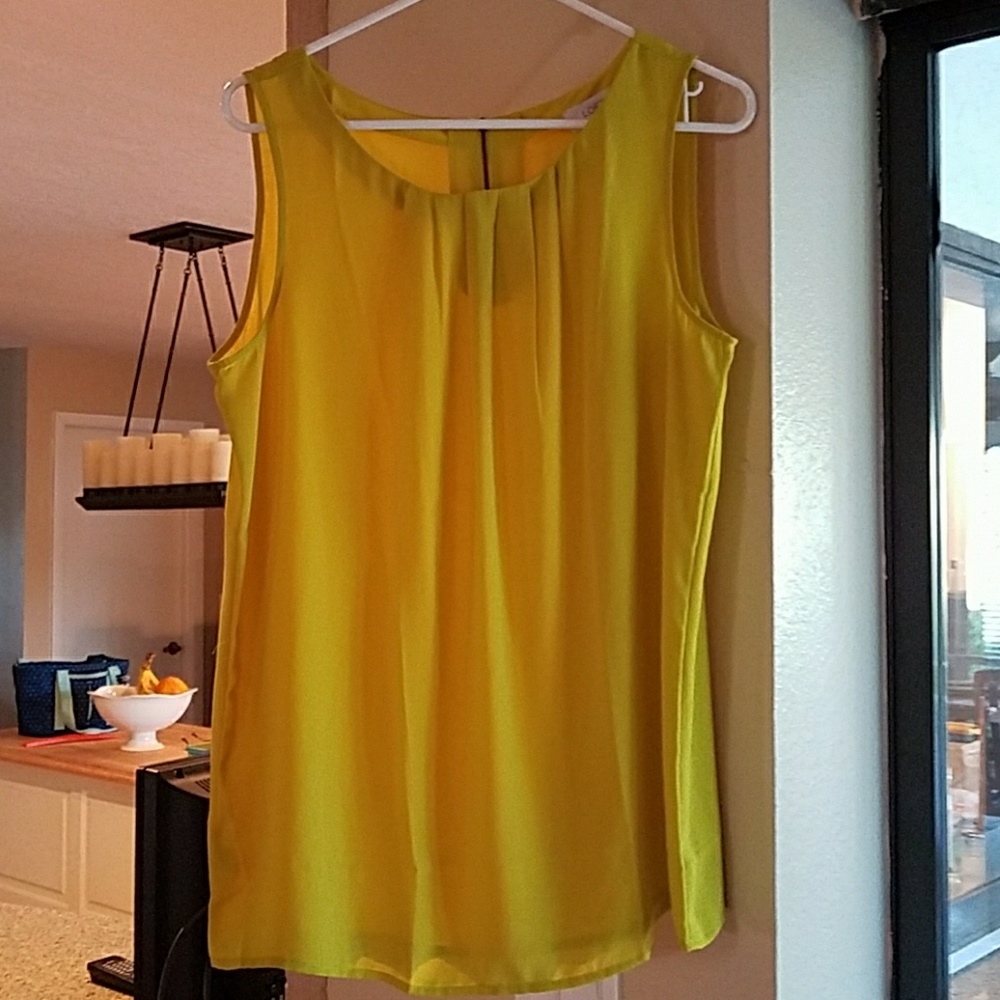 Mustard yellow top