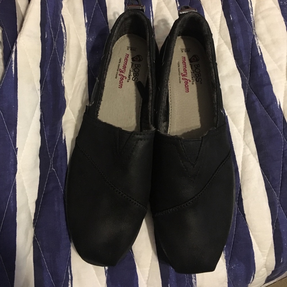 Women's 8.5 Sketchers Bobs