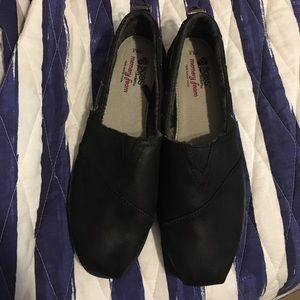 Women's 8.5 Sketchers Bobs