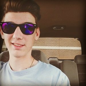 Meet your Posher, Justin