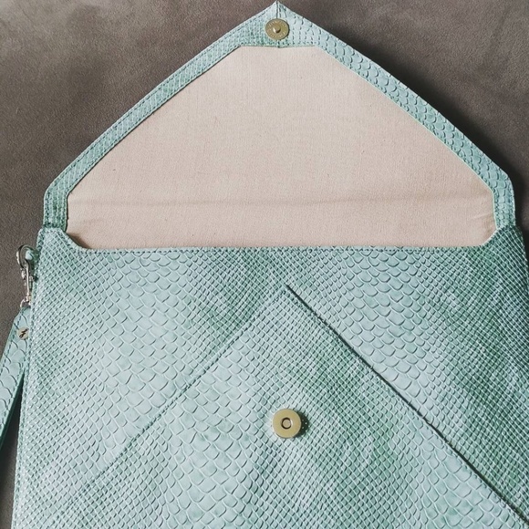 @RochestFur - Picture 4 of 5