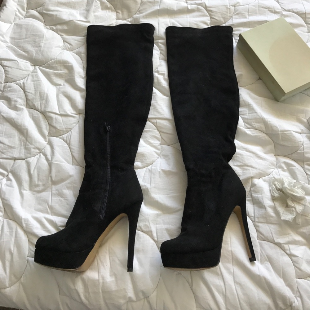 Black suede knee high boots. Sz 38.5