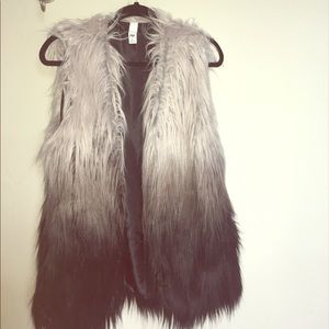 FUR VEST