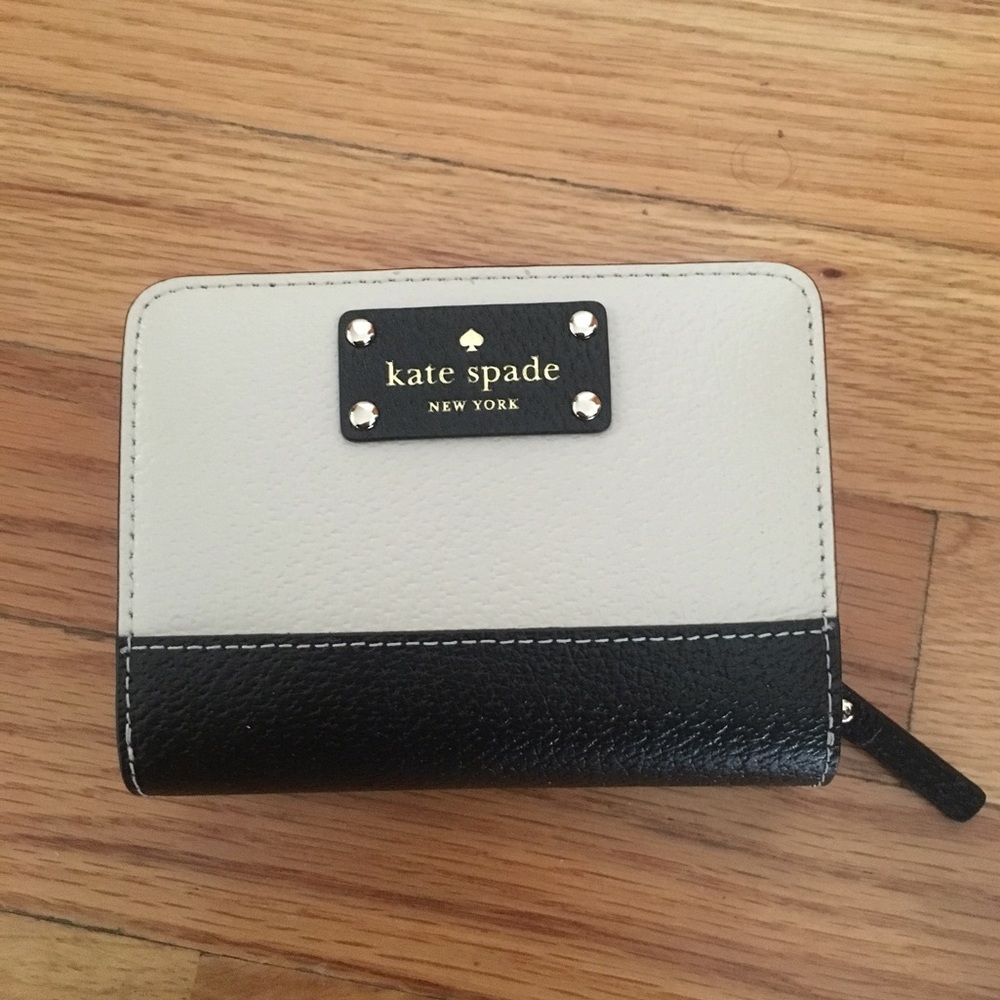 Kate Spade BRAND NEW w/ Tags Medium Wallet