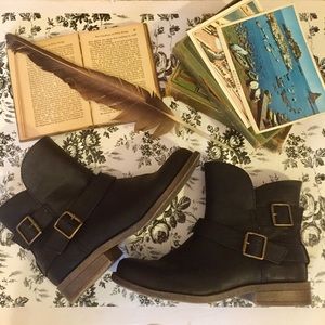 Black size 8.5 Mossimo ankle boots