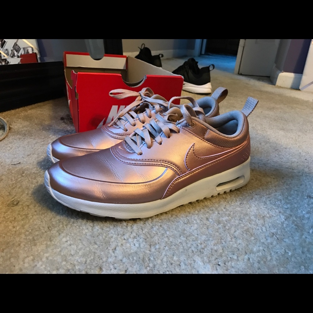 Nike air max thea rose gold