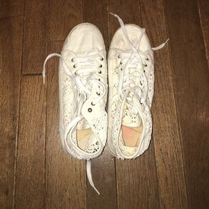 Roxy Lace Sneakers