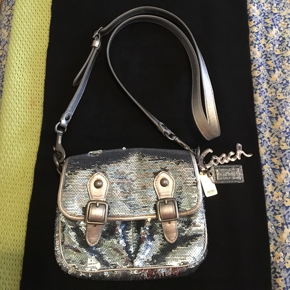LIMITED EDITION COACH Poppy sequence crossbody bag